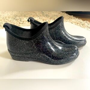Capelli Rain shoe/boots Slip Ons Size 9 women’s Black With Glitter